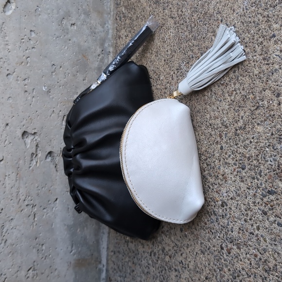 Bundle of 2 Leather Clutch with Tassel - Picture 9 of 16